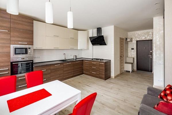 Апартаменти З Парковкою Lviv Ngoại thất bức ảnh